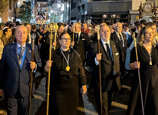 Representación de nuestra Junta de Gobierno en la salida extraordinaria de la Hermandad de la Santa Cruz